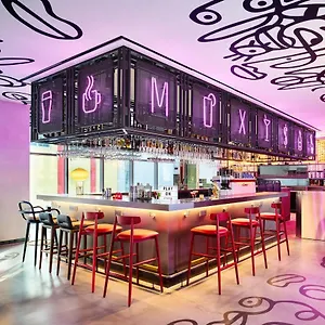 Hotel Moxy Myeongdong