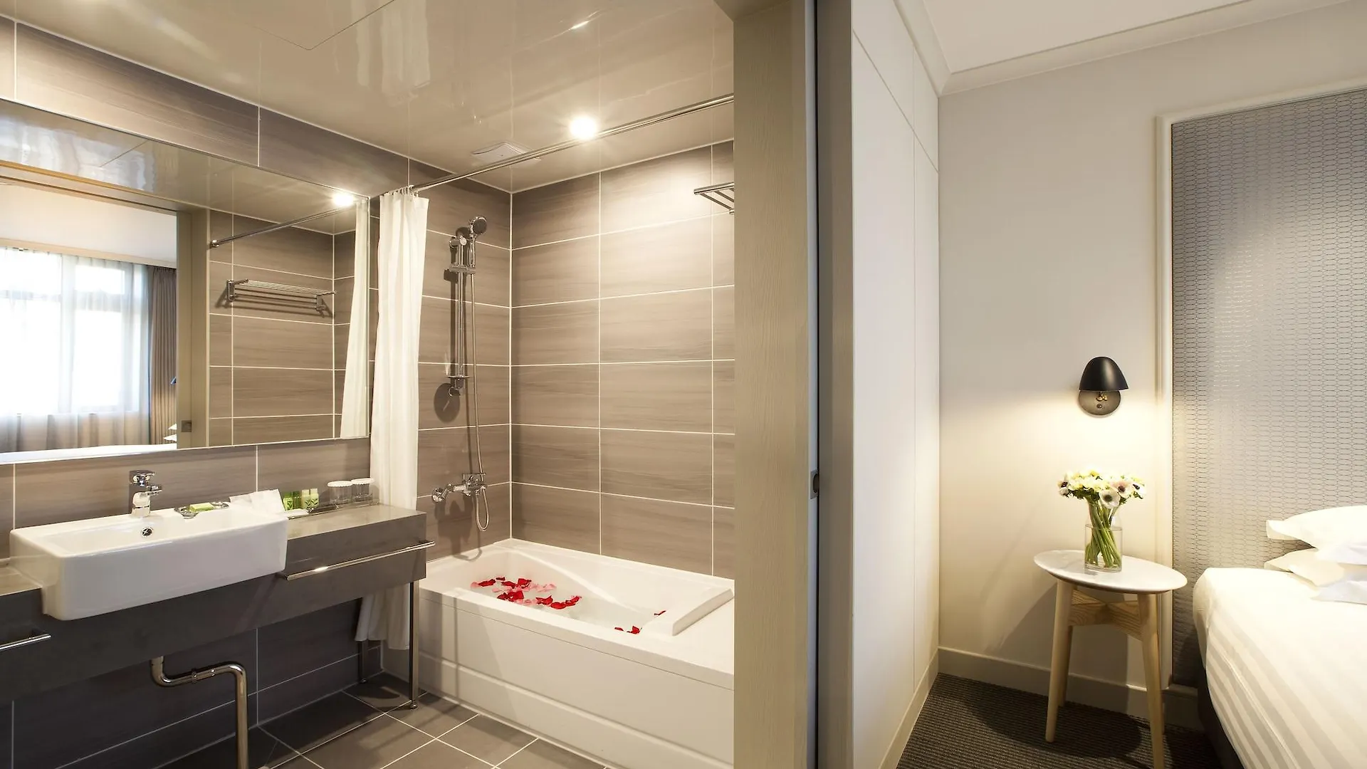 G2 Hotel Myeongdong Seoul 4*,  South Korea